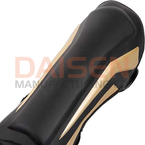 Protège-jambes en cuir PU noir et or avec fermeture auto-agrippante pour la protection sportive des adultes - Product Image 4