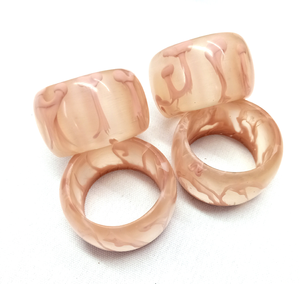 Attractive Design Resin Napkin <b>Ring</b> for Weddings Christmas Modern Table Decorations 4 PCS Crafts <b>Circle</b> Napkin <b>Ring</b> - Product Image 1