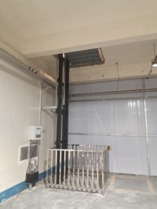 Mesa elevadora hidráulica Zhongxiang con certificación CE, capacidad de carga de 500kg, altura de elevación de 100mm, elevador de riel alimentado por CA, 1 año de garantía, empuje - Product Image 3