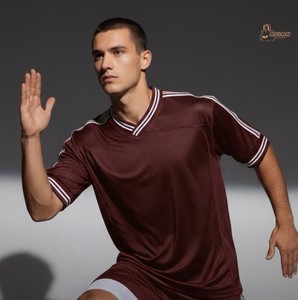 Conjunto de Uniforme de Fútbol Deportivo Personalizado para Otoño, Transpirable, Resistente al Viento, de Secado Rápido, Diseño Sólido 2 en 1, Ropa Deportiva para Equipos OEM - Product Image 2