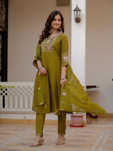 Ensemble Kurti indien pour femmes, de qualité supérieure, pour vêtements ethniques, robe tendance, provenant d'un fournisseur indien - Product Image 3