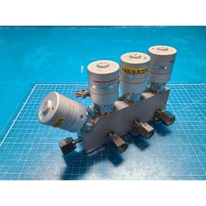 Vanne à diaphragme FUJIKIN 316L 079796 utilisée comme pièce détachée pour équipement semi-conducteur Legacy - Product Image 4