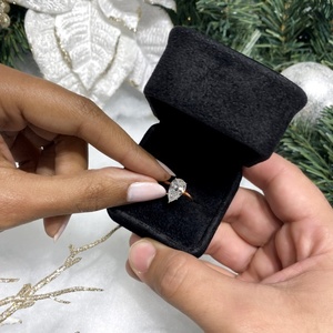 Anillo de compromiso con diamante cultivado en laboratorio de corte pera de 2.50 quilates, certificado por IGI, anillo solitario de oro amarillo de 14K, anillo de boda - Product Image 1