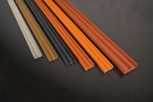 Perfil de PVC en E de la Marca Vimal, Resistente. Riel deslizante de doble ranura de alta densidad para muebles, gabinetes y paneles de vidrio industriales. - Product Image 3