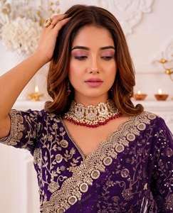 Sari de Seda Morado Elegante de AARA Fashion con Bordado Dorado, Protección Solar, para Todas las Estaciones, para Bodas, Estilo Indio-Pakistaní - Product Image 5