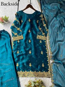 ชุดซิมมี่ ชู ซิลค์ ซาลวาร์ คามีซ ปักลายด้วยลูกปัดและเลื่อม พร้อมชุดชั้นในไมโครเข้าชุด กางเกงพลลาโซ และผ้าคลุมไหล่ ชุดสำหรับผู้หญิงสไตล์ชาติพันธุ์ - Product Image 2