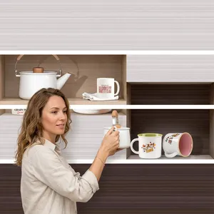 Elegante azulejo de cerámica blanco brillante de 300x600 mm, diseño minimalista para interiores de oficinas corporativas y edificios comerciales. - Product Image 4