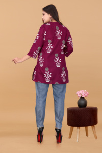 ชุดเซ็ตพิมพ์ลายดอกไม้สีม่วงเบอร์กันดีสุดฮิตสำหรับผู้หญิง ผ้าโพลีเรยอนพรีเมียม ชุดสตรีทแวร์ 2 ชิ้น คอกลม กางเกงขายาว - Product Image 2