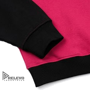 Vente en gros de sweats à capuche pour hommes en molleton 100% coton épais et écologique, gris foncé avec manches bleu roi et poche kangourou - Product Image 4