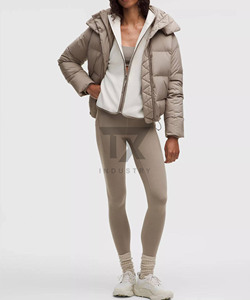 Veste matelassée respirante en toile pour femme avec coque en nylon, entièrement personnalisable et au design tendance - Product Image 3
