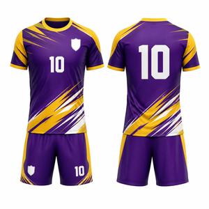 ชุดเสื้อฟุตบอลแบบกำหนดเองสำหรับผู้ชาย คอวี แขนสั้น ผ้าโพลีเอสเตอร์ซับเหงื่อ พิมพ์ลายชื่อทีมและหมายเลขด้วยเทคนิค Sublimation สำหรับผู้ใหญ่ ใช้ได้ทุกฤดูกาล - Product Image 4