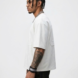 Camiseta de algodón blanca oversize de manga corta con cuello redondo y estampado en relieve para hombre, estilo casual, color liso, streetwear, ajuste regular, tejido de punto jersey. - Product Image 1