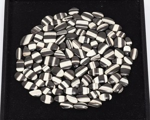 Lote de Cabujones de Ónix Zebra Natural, Gemas Rayadas en Blanco y Negro, Pulimentadas, Sueltas, para Fabricación de Joyería, Suministro al por Mayor - Product Image 3