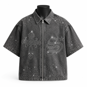 Camisa de mezclilla negra de manga corta con cremallera completa y gráfico de diamantes de imitación para hombre, estilo streetwear, fabricante OEM de marca privada - Product Image 1