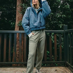 Sweat-shirt en polaire à capuche surdimensionné pour femme, fermeture éclair, rouge uni, coupe-vent, vêtements décontractés d'hiver, manches longues, longueur normale - Product Image 4