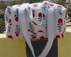 กระเป๋าโท้ทลายดอกไม้แฟชั่นขายส่ง กระเป๋าผ้าไหมพรมขนาดใหญ่สำหรับเดินทางสำหรับผู้หญิง - Product Image 2