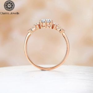 Bague de fiançailles classique pour femme en argent plaqué or rose avec moissanite taille coussin et sertissage à griffes - Product Image 3