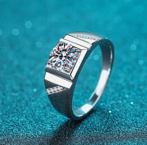 Bague en argent sterling 925 plaqué or rose avec moissanite taillée en griffes, élégante, pour fiançailles, mariage, fête, promesse, style minimaliste - Product Image 1