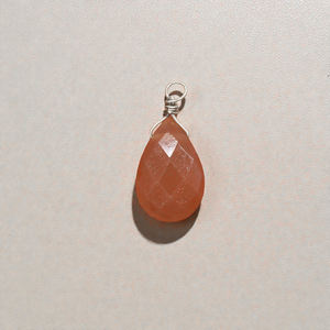 Colgante de Piedra Lunar Púrpura Natural en Forma de Lágrima, Hecho a Mano con Alambre Dorado, Gema Facetada, Collar de Moda para Mujer - Product Image 1