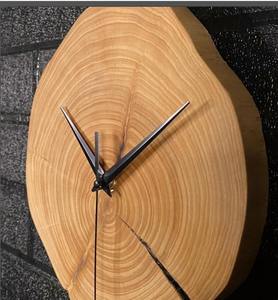 Horloge murale élégante en bois naturel, faite à la main, bord brut, style rustique, pour la décoration de la maison et du bureau - Product Image 2
