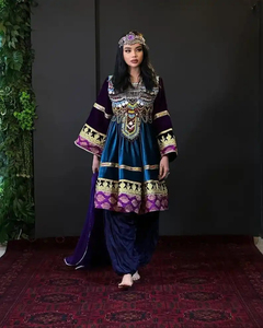 Robe maxi afghane élégante, magenta, faite à la main, traditionnelle, brodée, avec des miroirs, robe fluide, robe afghane Kuchi - Product Image 2