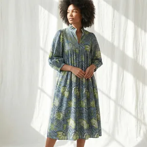 Robe midi décontractée en coton ample à imprimé floral fait main style bohème chic avec col en V et manches 3/4 pour femme - Product Image 3