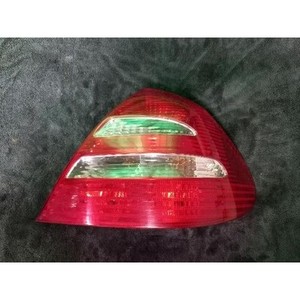 Luz Trasera Derecha Usada para Clase E A2118200464 - Product Image 1