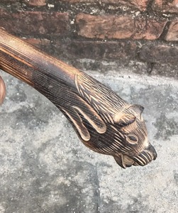 Hacha Vikinga Tomahawk de BA Enterprises |   Cuchillo de Acero con Alto Contenido de Carbono Forjado a Mano de 16 Pulgadas con Funda de Cuero y Madera de Palisandro |   Grado Industrial DIY - Product Image 3