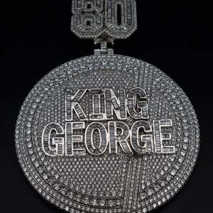 Pendentif élégant en moissanite et diamant, en argent sterling 925, collier tendance pour hommes et femmes, disponible au prix export. - Product Image 1