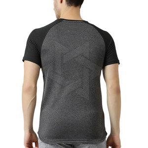เสื้อยืดพรีเมียมสำหรับผู้ชาย ออกแบบมาเพื่อความสบายสูงสุด ผ้าทนทาน และดีไซน์ทันสมัยสำหรับผู้ชาย - Product Image 3