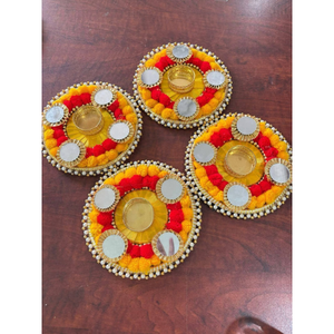 ชุดเชิงเทียนตกแต่งสไตล์โบฮีเมียน สีเหลืองแดง ประดับพู่ห้อย สำหรับตกแต่งงานเมเฮนดี ฮัลดี ดิวาลี และรังโกลี - Product Image 3