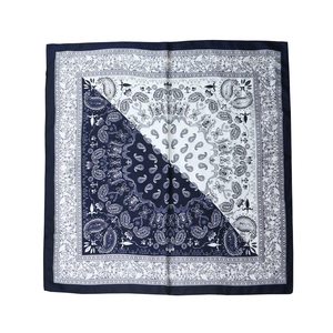 Écharpe carrée réversible pour femme, motif Paisley, bleu marine et blanc, pour un usage quotidien au printemps, impression numérique, légère et durable - Product Image 1