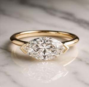 Anillo de Compromiso de Lujo Chapado en Oro con Moissanita Corte Marquesa, Engaste Solitario en V, Anillo de Promesa para Aniversario de Bodas - Product Image 4