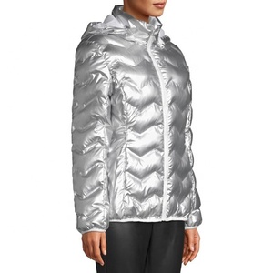Chaqueta de Forro Polar Acolchada con Capucha y Diseño Personalizado para Mujer, Colección Primavera/Otoño 2026 de PIHA SPORTS, Venta al Por Mayor - Product Image 2