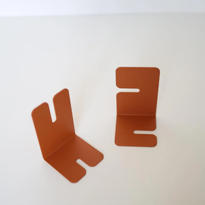 Sujetalibros Tradicionales de Hierro de Primera Calidad para la Organización de la Mesa de Estudio, con Estructura Duradera y Apariencia Metálica Elegante - Product Image 4