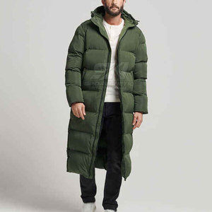 Abrigo largo acolchado resistente para clima frío, con corte largo y material acogedor para viajes. - Product Image 2