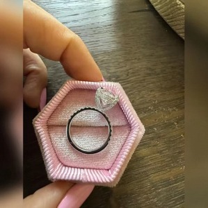 Anillo de Diamante Ovalado de Lujo Cultivado en Laboratorio en Plata de Ley 925 para Mujer, Perfecto para Regalo de Compromiso, Boda y Aniversario - Product Image 6