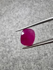 Rubis naturel africain certifié GIA de 4,82 carats, taille coussin, pierre précieuse rouge rosé pour bague, pendentif, bijoux fins - Product Image 1