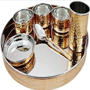 Ensemble de thali en bronze doré martelé Kansa avec un revêtement argenté et des bols, disponible à prix de gros. - Product Image 1