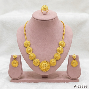 Ensemble collier, boucles d'oreilles et bague classiques plaqués or 24 carats, motif floral, bijoux de mariage pour femmes A-23393 - Product Image 1