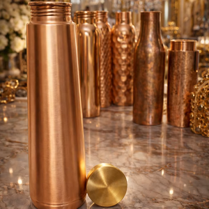 Botella de Agua de Cobre Martillado con Diseño Vintage, para Yoga, Fitness, Hidratación y Desintoxicación, Portátil, para Uso Doméstico, de Antique Creations, con Beneficios para la Salud - Product Image 2