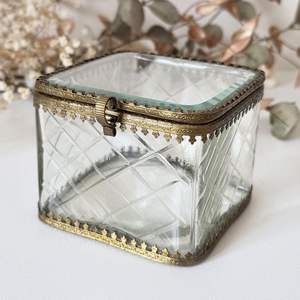 Boîte de rangement décorative en laiton et aluminium, style vanité, pour hôtels et décoration de table à domicile - Product Image 6