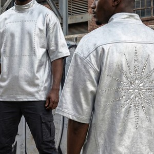 เสื้อยืดเจอร์ซีย์ผ้าฝ้ายแท้ 100% ประดับคริสตัลแบบกำหนดเอง สำหรับผู้ชาย หรูหรา สีเงินเมทัลลิก ลายดาว  ทรงโอเวอร์ไซส์ สไตล์สตรีทแวร์ - Product Image 5