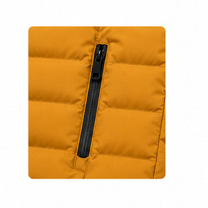 Gilet d'hiver pour homme avec logo personnalisé, veste sans manches matelassée élégante avec col haut, design léger et chaud pour un style décontracté - Product Image 4