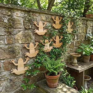Silhouette de grenouille en bois artisanale, sculpture murale minimaliste en bois naturel, pour extérieur, jardin, patio, salon - Product Image 5