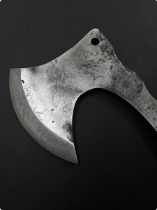 Hacha de campamento de acero forjado artesanal con espiga plana, mango de madera noble y funda de cuero genuino - Herramienta industrial de supervivencia para bricolaje - Product Image 2