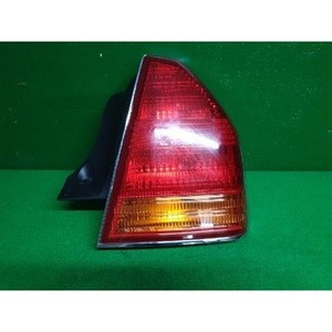 ชุดไฟท้ายขวา Centennial รุ่น COMBINATION, RH มือสอง ของแท้ OEM 924023B100 - Product Image 1
