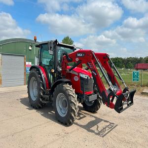 Tractor Agrícola Massey Ferguson 4710 de 185HP 4X4 Diésel con Tracción en las Ruedas, Motor con Transmisión de Engranajes y Bomba de Caja de Cambios para Uso Agrícola Pesado - Product Image 1