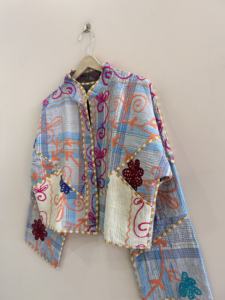 Veste courte pour femme, style bohème, en tissu kantha brodé à la main, style indien. - Product Image 4
