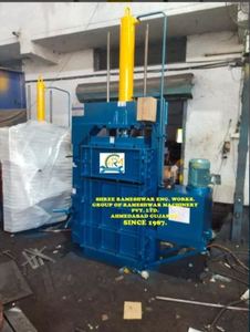 Presse à balles hydraulique à une boîte pour carton, semi-automatique, 380V, modèle industriel bleu - Product Image 3
